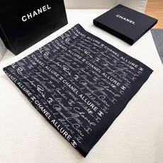 🆕 Chanel-90*90真丝双面方巾 【18mm双面同色】 出道即巅峰🐂火爆到一条难求🖤 高级感十足的字母CC, 🆕 Chanel-90*90真丝双面方巾 【18mm双面同色】 出道即巅峰🐂火爆到一条难求🖤 高级感十足的字母CC,