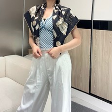 🆕 Chanel 90丝巾 早春新品 18mm顶级真丝双面同色印花 这款黑金丝巾真的是一眼看中的花 超级完美的配色设 🆕 Chanel 90丝巾 早春新品 18mm顶级真丝双面同色印花 这款黑金丝巾真的是一眼看中的花 超级完美的配色设