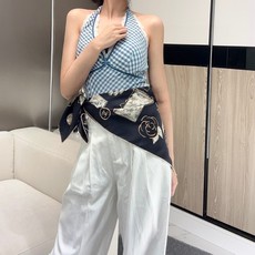 🆕 Chanel 90丝巾 早春新品 18mm顶级真丝双面同色印花 这款黑金丝巾真的是一眼看中的花 超级完美的配色设 🆕 Chanel 90丝巾 早春新品 18mm顶级真丝双面同色印花 这款黑金丝巾真的是一眼看中的花 超级完美的配色设