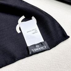 🆕 Chanel 2026秋冬新品 140双面同色丝毛方形披肩 30%桑蚕丝70%羊绒 135*135cm 乳白、酒 🆕 Chanel 2026秋冬新品 140双面同色丝毛方形披肩 30%桑蚕丝70%羊绒 135*135cm 乳白、酒
