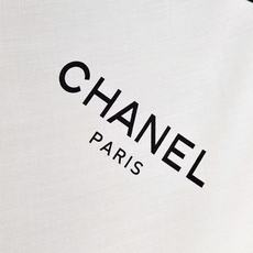 🆕 Chanel 2026秋冬新品 140双面同色丝毛方形披肩 30%桑蚕丝70%羊绒 135*135cm 乳白、酒 🆕 Chanel 2026秋冬新品 140双面同色丝毛方形披肩 30%桑蚕丝70%羊绒 135*135cm 乳白、酒