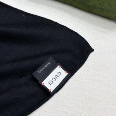 🆕 ❤Gucci 花卉双面印花140丝毛披肩 26秋冬系列倾情推出活力十足的丝毛配饰,这款缀饰Gucci Flora花卉 🆕 ❤Gucci 花卉双面印花140丝毛披肩 26秋冬系列倾情推出活力十足的丝毛配饰,这款缀饰Gucci Flora花卉