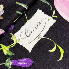 🆕 ❤Gucci 花卉双面印花140丝毛披肩 26秋冬系列倾情推出活力十足的丝毛配饰,这款缀饰Gucci Flora花卉 🆕 ❤Gucci 花卉双面印花140丝毛披肩 26秋冬系列倾情推出活力十足的丝毛配饰,这款缀饰Gucci Flora花卉