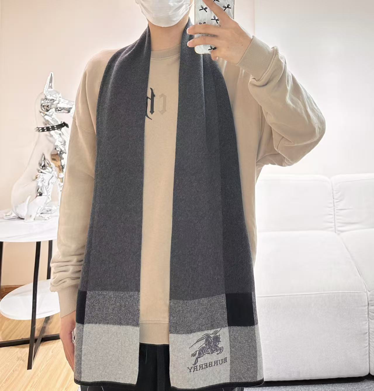 🆕  Burberry爆款上新 高端男士围巾👍【经典战马格纹】独家牛货🐂  具有超高羊绒品质才会被此品牌青睐‼️这种精品
