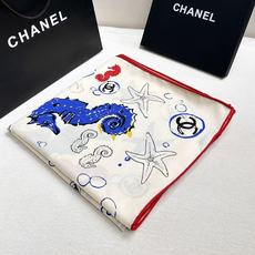 🆕 Chanel 🌊✨🐚💙Coco Beach 140双面丝毛披肩 26秋冬新品~ 被它的印花治愈,Coco Be 🆕 Chanel 🌊✨🐚💙Coco Beach 140双面丝毛披肩 26秋冬新品~ 被它的印花治愈,Coco Be