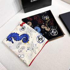 🆕 Chanel 🌊✨🐚💙Coco Beach 140双面丝毛披肩 26秋冬新品~ 被它的印花治愈,Coco Be 🆕 Chanel 🌊✨🐚💙Coco Beach 140双面丝毛披肩 26秋冬新品~ 被它的印花治愈,Coco Be