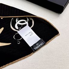 🆕 Chanel 🌊✨🐚💙Coco Beach 140双面丝毛披肩 26秋冬新品~ 被它的印花治愈,Coco Be 🆕 Chanel 🌊✨🐚💙Coco Beach 140双面丝毛披肩 26秋冬新品~ 被它的印花治愈,Coco Be