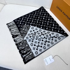 🆕 【▪️可以信手拈来的高级时髦感!!】品质超级赞,这个价格真心超值到家了!!LV又一款秋冬款围巾,老花是LV最时髦的设 🆕 【▪️可以信手拈来的高级时髦感!!】品质超级赞,这个价格真心超值到家了!!LV又一款秋冬款围巾,老花是LV最时髦的设