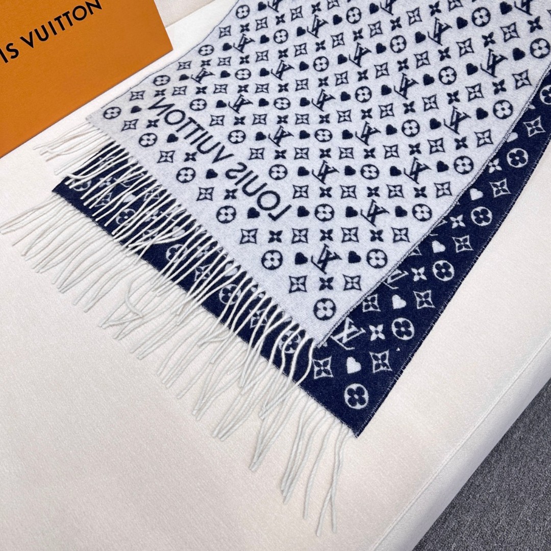 🆕 【▪️可以信手拈来的高级时髦感!!】品质超级赞,这个价格真心超值到家了!!LV又一款秋冬款围巾,老花是LV最时髦的设 🆕 【▪️可以信手拈来的高级时髦感!!】品质超级赞,这个价格真心超值到家了!!LV又一款秋冬款围巾,老花是LV最时髦的设