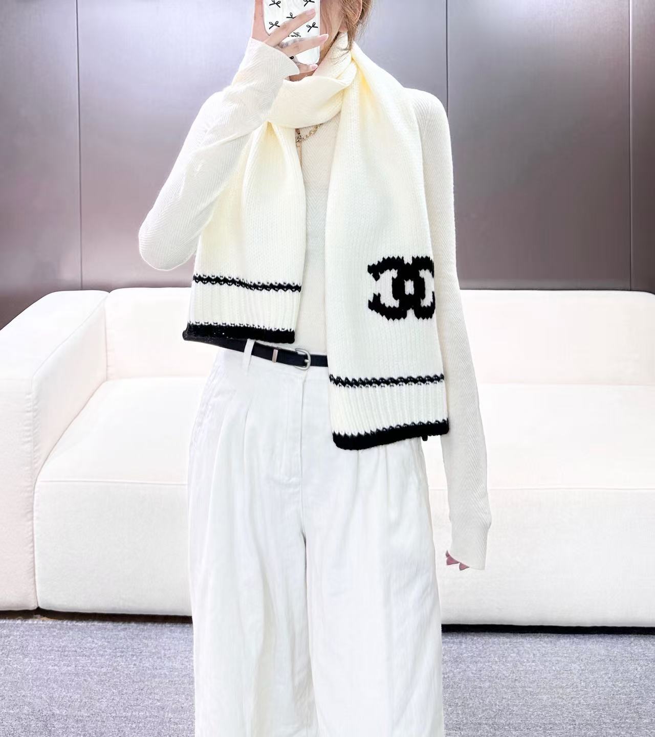 🆕   CHANEL（香奈儿） | 双C山茶花精纺针织，爆款推荐 羊绒羊毛混纺 高克重高纤维密度 柔软舒适温暖 立体菠萝