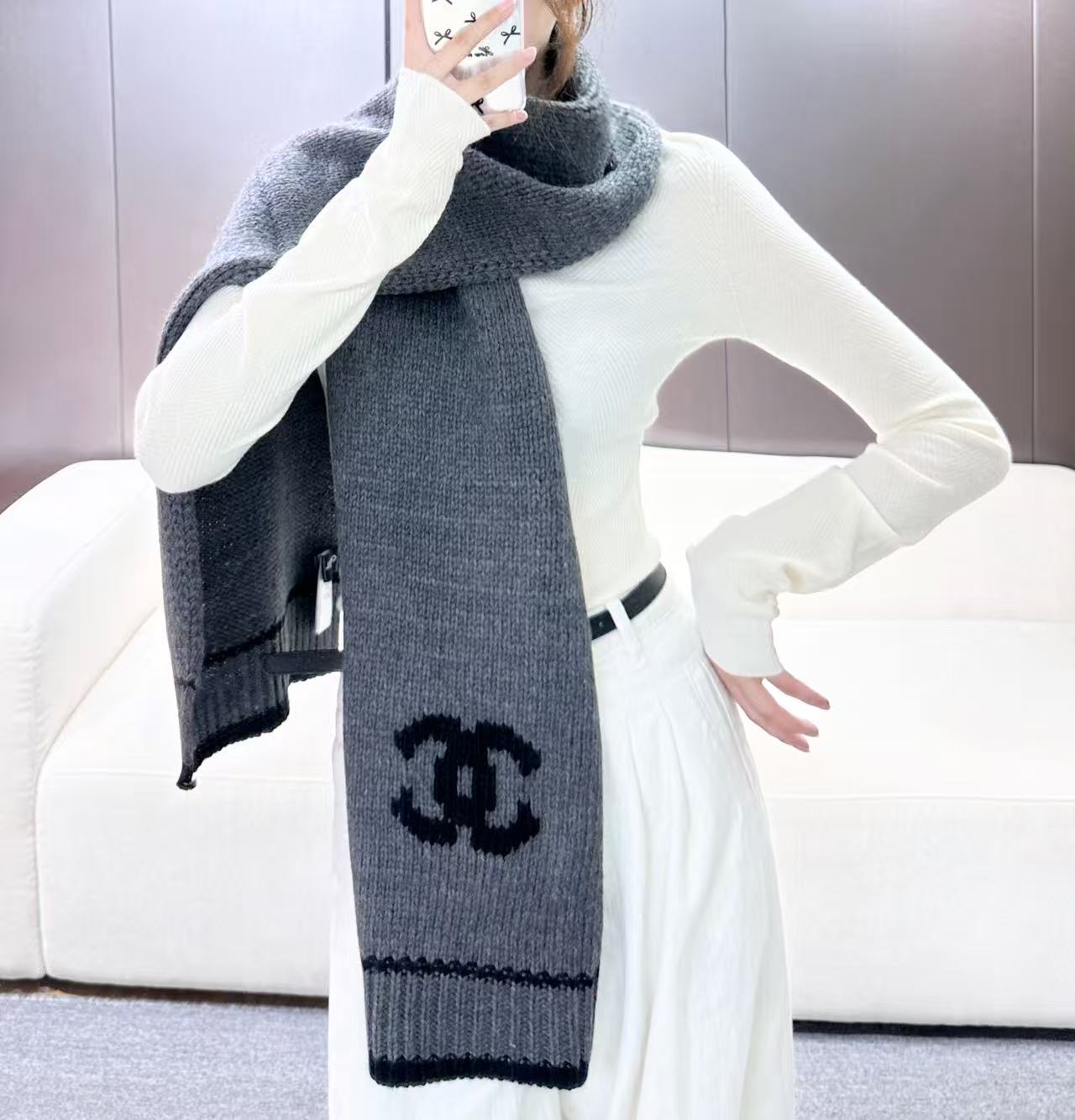 🆕   CHANEL（香奈儿） | 双C山茶花精纺针织，爆款推荐 羊绒羊毛混纺 高克重高纤维密度 柔软舒适温暖 立体菠萝