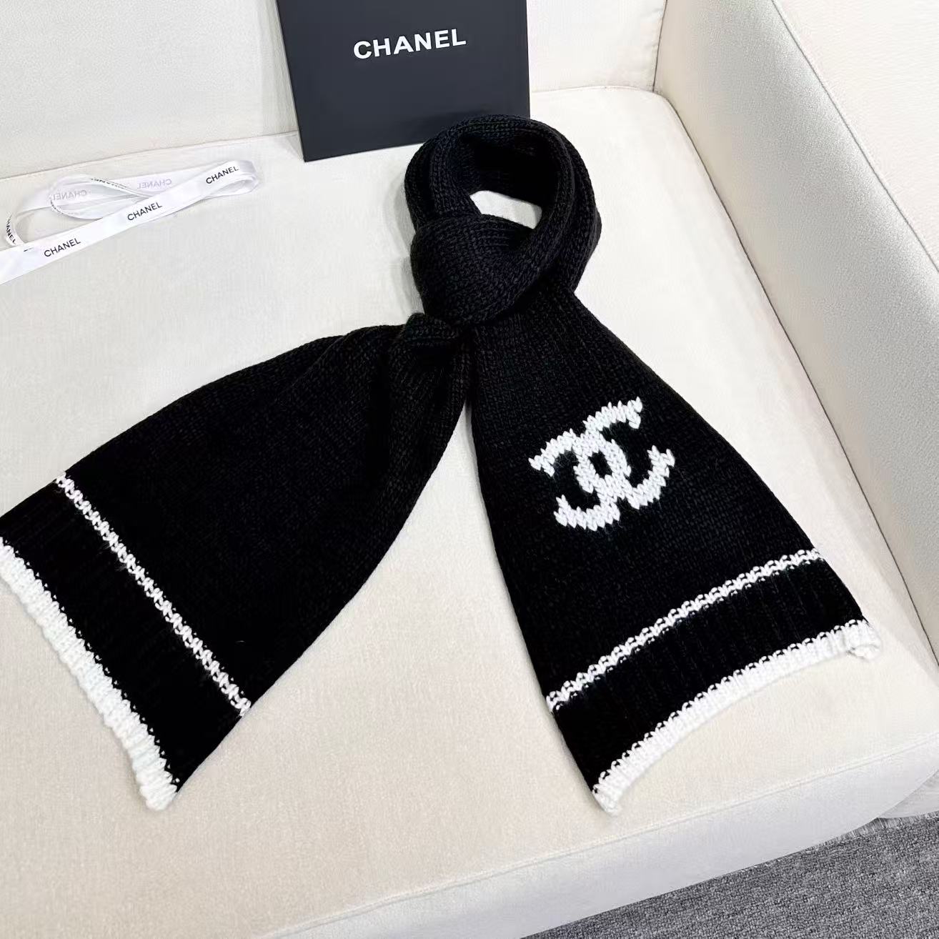 🆕   CHANEL（香奈儿） | 双C山茶花精纺针织，爆款推荐 羊绒羊毛混纺 高克重高纤维密度 柔软舒适温暖 立体菠萝