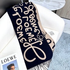 高品质跑量质量 🆕Loewe2024年最新款,罗意威涂鸦款双面围巾,男女同款。loewe超美新款围巾!超级推荐入手!超难 高品质跑量质量 🆕Loewe2024年最新款,罗意威涂鸦款双面围巾,男女同款。loewe超美新款围巾!超级推荐入手!超难