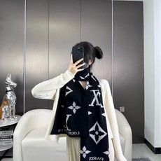 爆款上新 !2026年最新情侣款👍👍LV 独家牛货🐂 奢华尽在尺寸之间,高端品质‼️具有超高羊绒品质才会被此品牌青睐‼ 爆款上新 !2026年最新情侣款👍👍LV 独家牛货🐂 奢华尽在尺寸之间,高端品质‼️具有超高羊绒品质才会被此品牌青睐‼