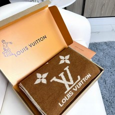 爆款上新 !2026年最新情侣款👍👍LV 独家牛货🐂 奢华尽在尺寸之间,高端品质‼️具有超高羊绒品质才会被此品牌青睐‼ 爆款上新 !2026年最新情侣款👍👍LV 独家牛货🐂 奢华尽在尺寸之间,高端品质‼️具有超高羊绒品质才会被此品牌青睐‼