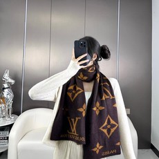 爆款上新 !2026年最新情侣款👍👍LV 独家牛货🐂 奢华尽在尺寸之间,高端品质‼️具有超高羊绒品质才会被此品牌青睐‼ 爆款上新 !2026年最新情侣款👍👍LV 独家牛货🐂 奢华尽在尺寸之间,高端品质‼️具有超高羊绒品质才会被此品牌青睐‼