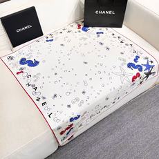 ❤Chanel 🌊✨🐚💙Coco Beach 90双面斜纹真丝方巾 把夏天系在身上 被它的印花治愈,Coco Beach ❤Chanel 🌊✨🐚💙Coco Beach 90双面斜纹真丝方巾 把夏天系在身上 被它的印花治愈,Coco Beach