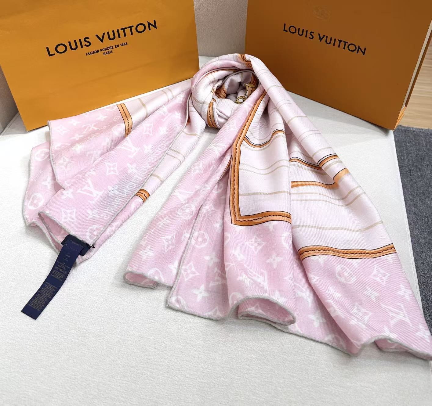 Louis Vuitton 90 手感柔软绝对独一无二❗金字塔尖的数码印花， My Neverfull 丝绒大方巾回溯 