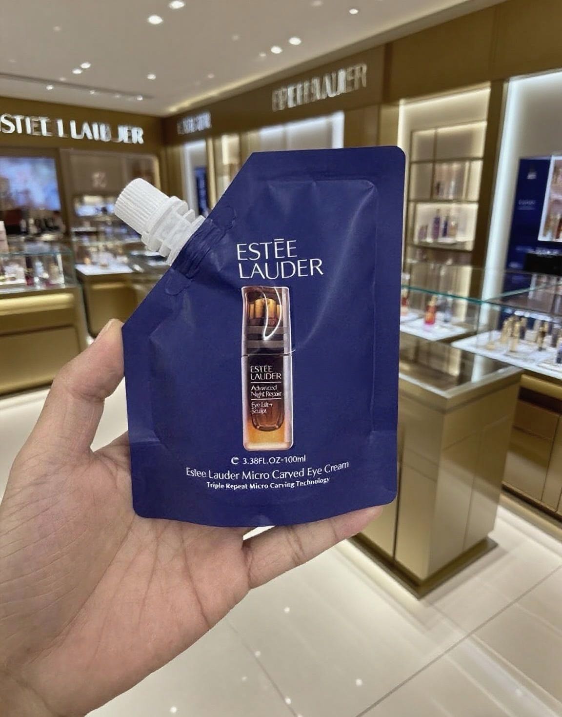 20 ¡Ajuste de precio! Recarga de crema para ojos de microescultura de Estée Lauder 100ml