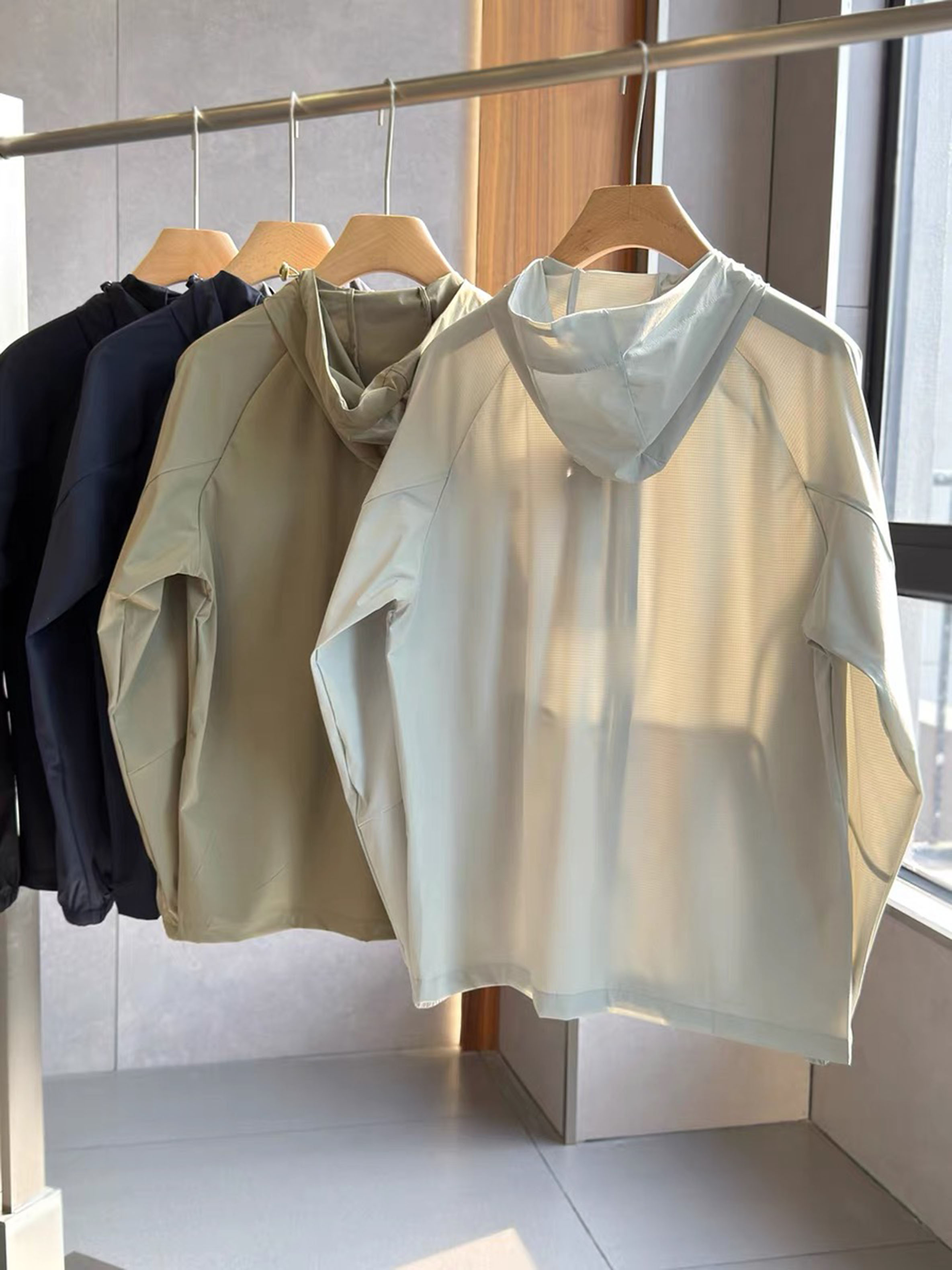 Arc'teryx 品质防晒服ARC'TERYZ / 始祖鸟四色情侣新款户外休闲皮肤连帽防晒衣外套