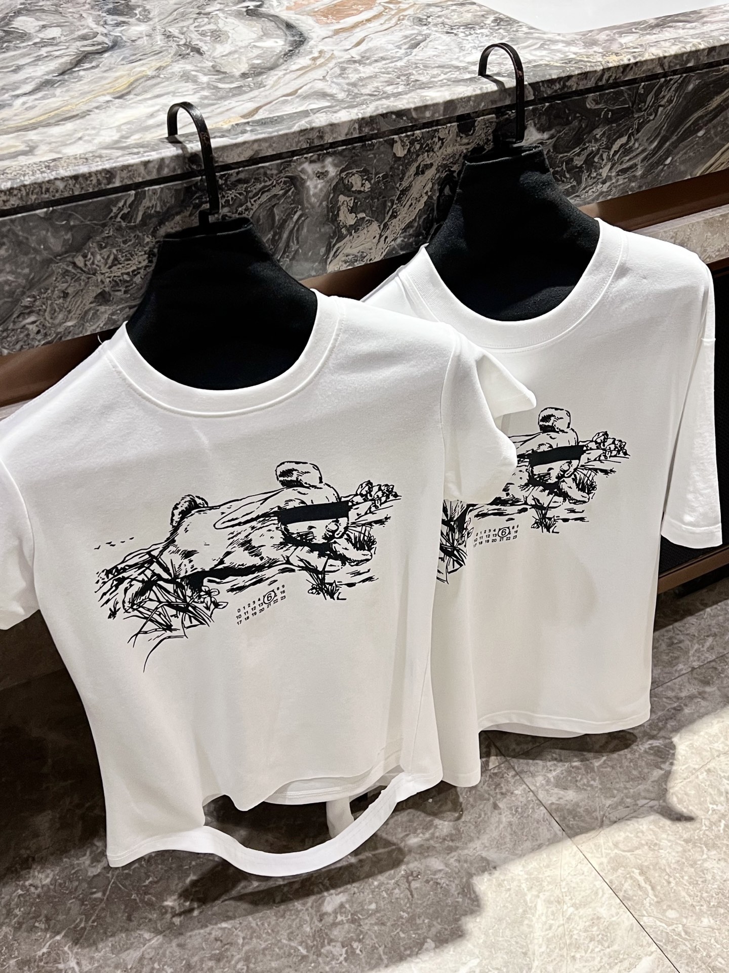 Maison Margiela Women's Blindfolded Rabbit Print T-Shirt Short Sleeve 2 i1746940017348 7038 0 0