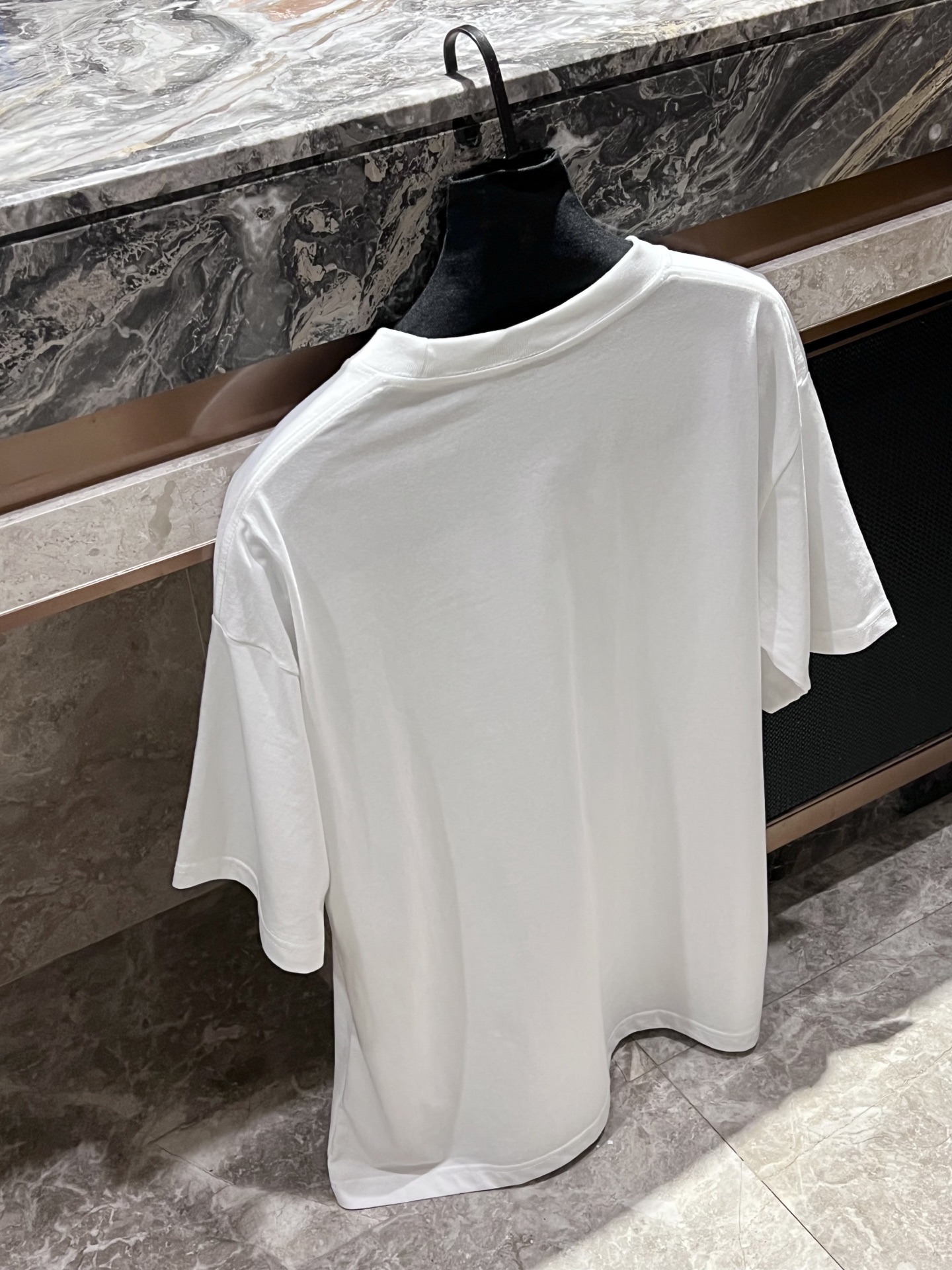 Loewe SS25 Snake Print Cotton T-Shirt - Limited Edition Couple's Tee 4 i1746952342275 8407 0 0