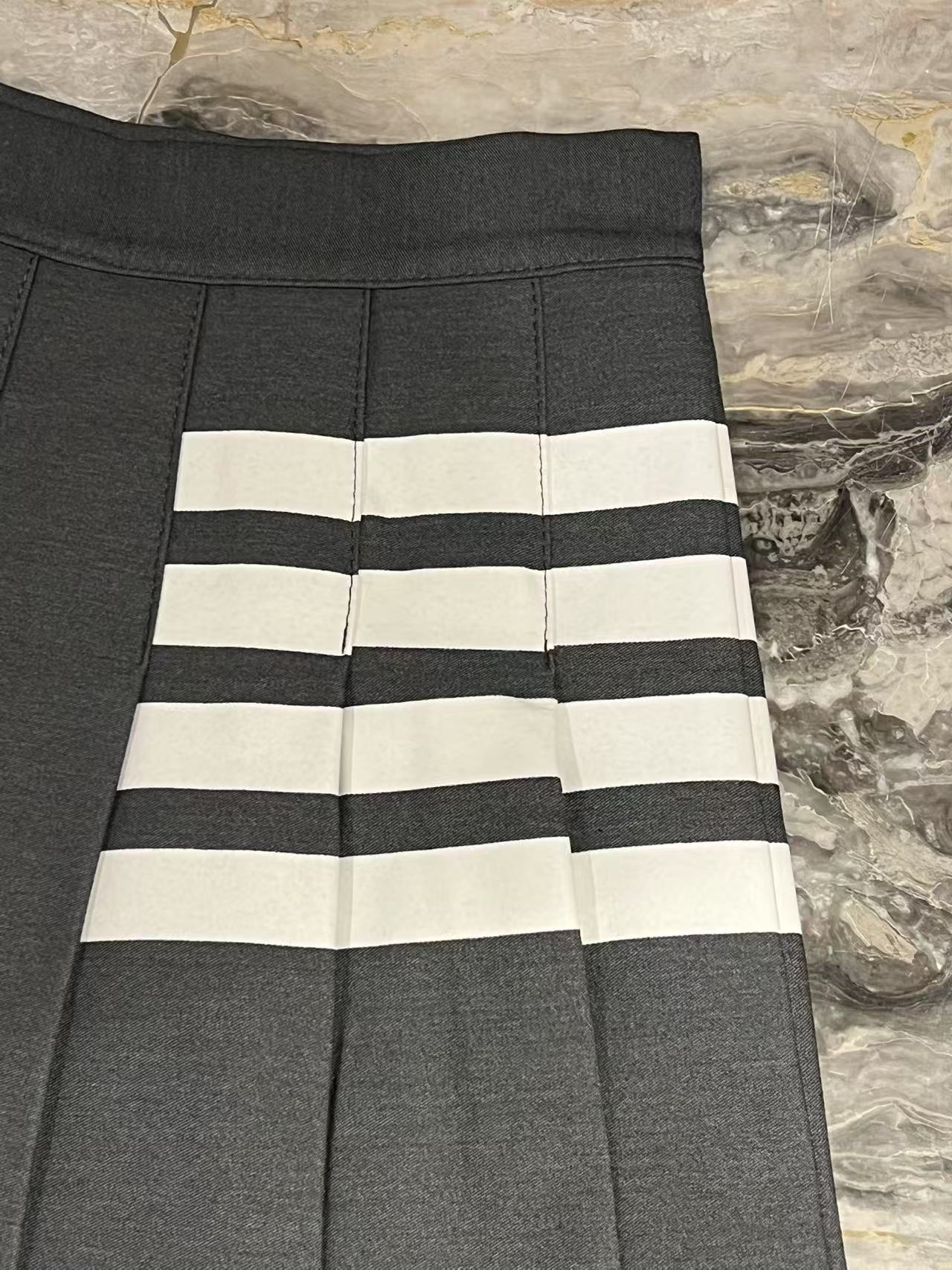Pleated Mini Skirt with Striped Detail - Classic High School Style 6 i1746975312467 4809 0 5