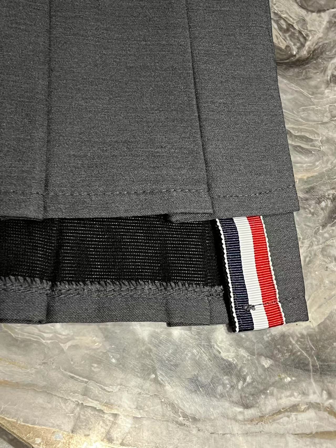 Pleated Mini Skirt with Striped Detail - Classic High School Style 5 i1746975312468 7988 0 4