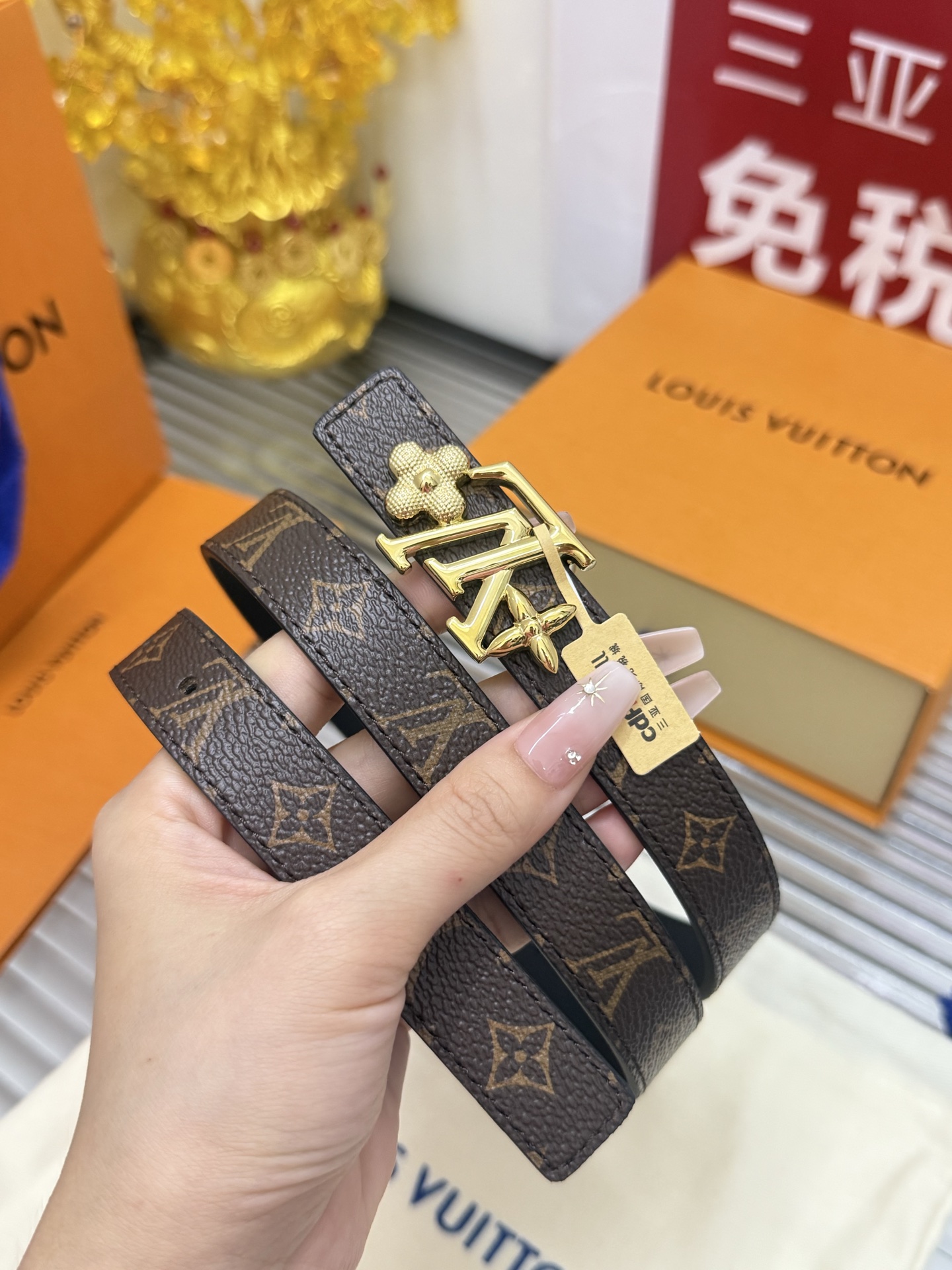 Louis Vuitton 宽度：𝟮 𝟬𝗰𝗺 路易威登Louis Vuitton « 配全套 原包装 » /小牛皮+精品纯铜五金扣