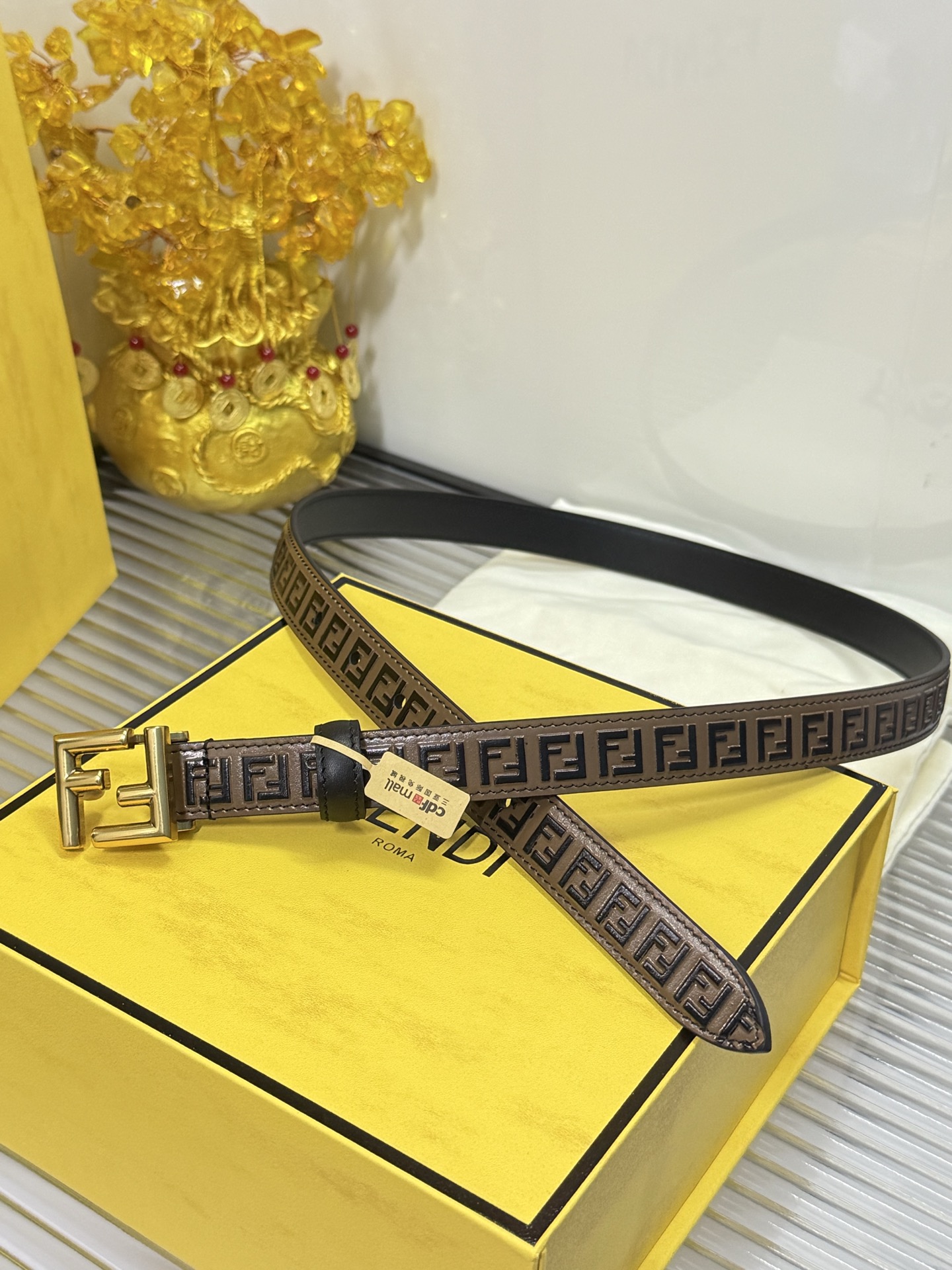 Fendi 宽度：𝟮.𝟱𝗰𝗺 芬迪 FENDI 窄款« 配全套 原包装 » 进口 小牛皮+精品纯铜扣