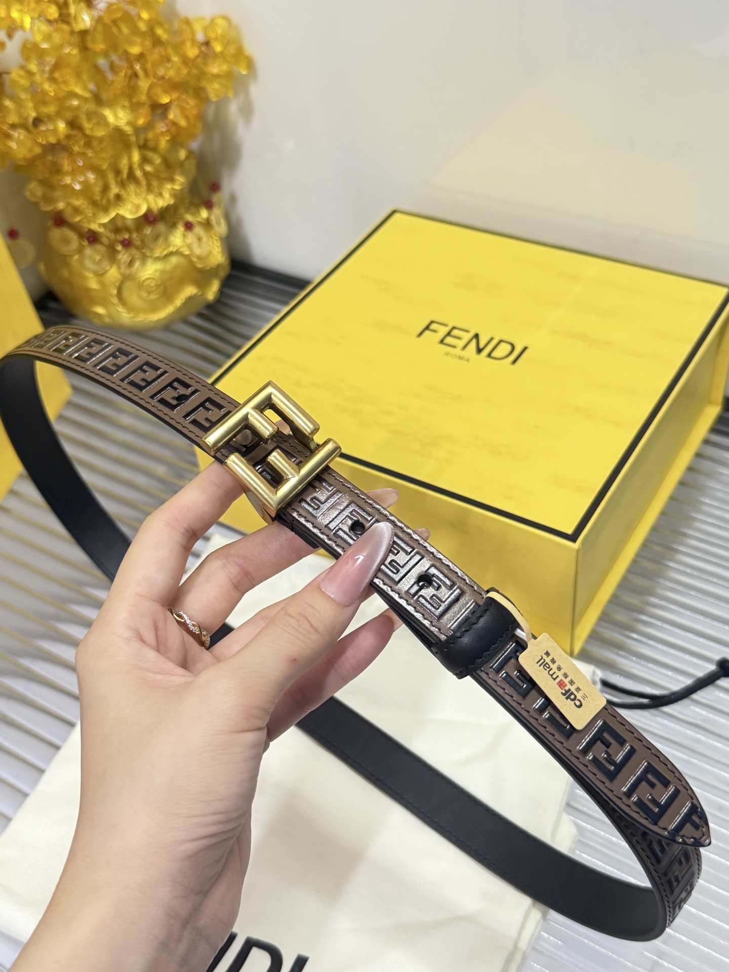 Fendi 宽度：𝟮.𝟱𝗰𝗺 芬迪 FENDI 窄款« 配全套 原包装 » 进口 小牛皮+精品纯铜扣