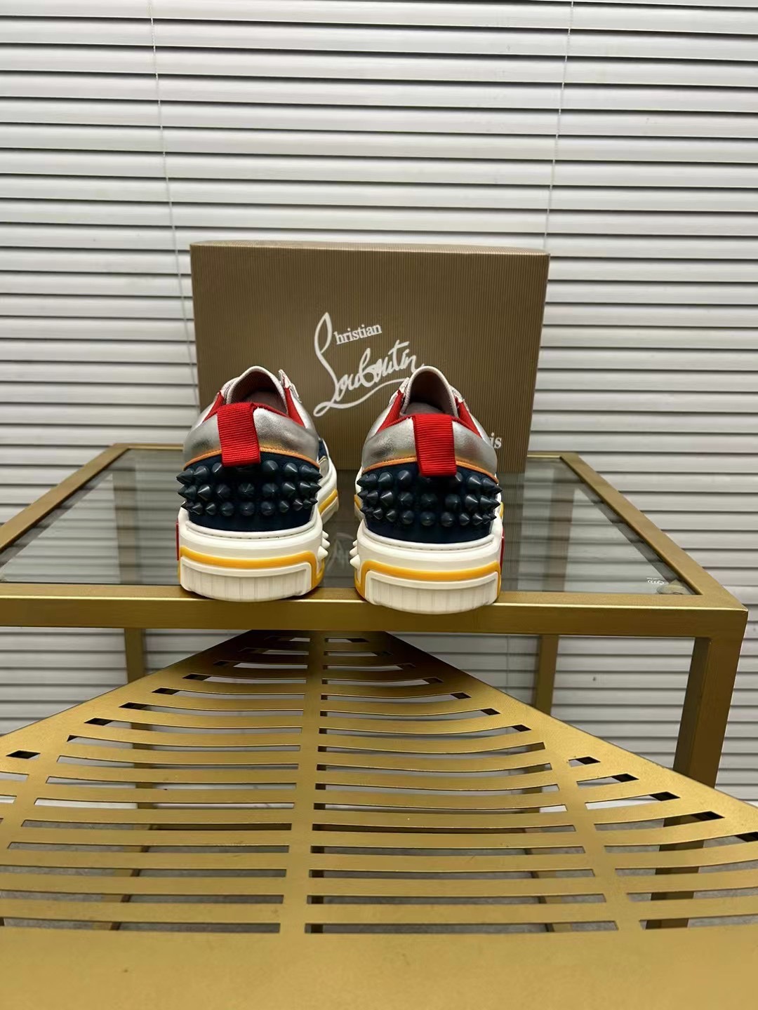 spot versión superior de fábrica. christian louboutin (CL zapatos inferiores rojos) serie de contado