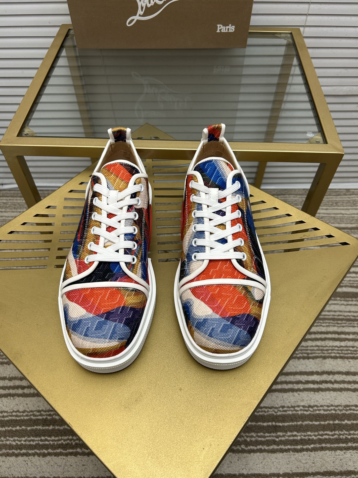 NO:284434,(customized model).christian louboutin (CL red sole shoes) counter series, couple casual shoes, exclusive hot model release event latex footbed finished product outsole car line [Dee] Women 35-40# Men 38#-46, global supply [top version] original imported leather upper, top original leather lining, original mold opening tpu outsole, original 1:1 details processing, original shoe last,,, christian louboutin, christian louboutin19860909(定做款).christian louboutin（CL红底鞋）专柜系列,情侣休闲板鞋  独家热款发布活动乳胶垫脚成品大底车线[得意]女35-40#男38#-46,全球供货【顶级版】原版进口真皮鞋面,顶级原版皮内里,原版开模tpu大底,原版1:1细节处理,原版鞋楦,,,christian louboutin,christian louboutin,Men's shoes