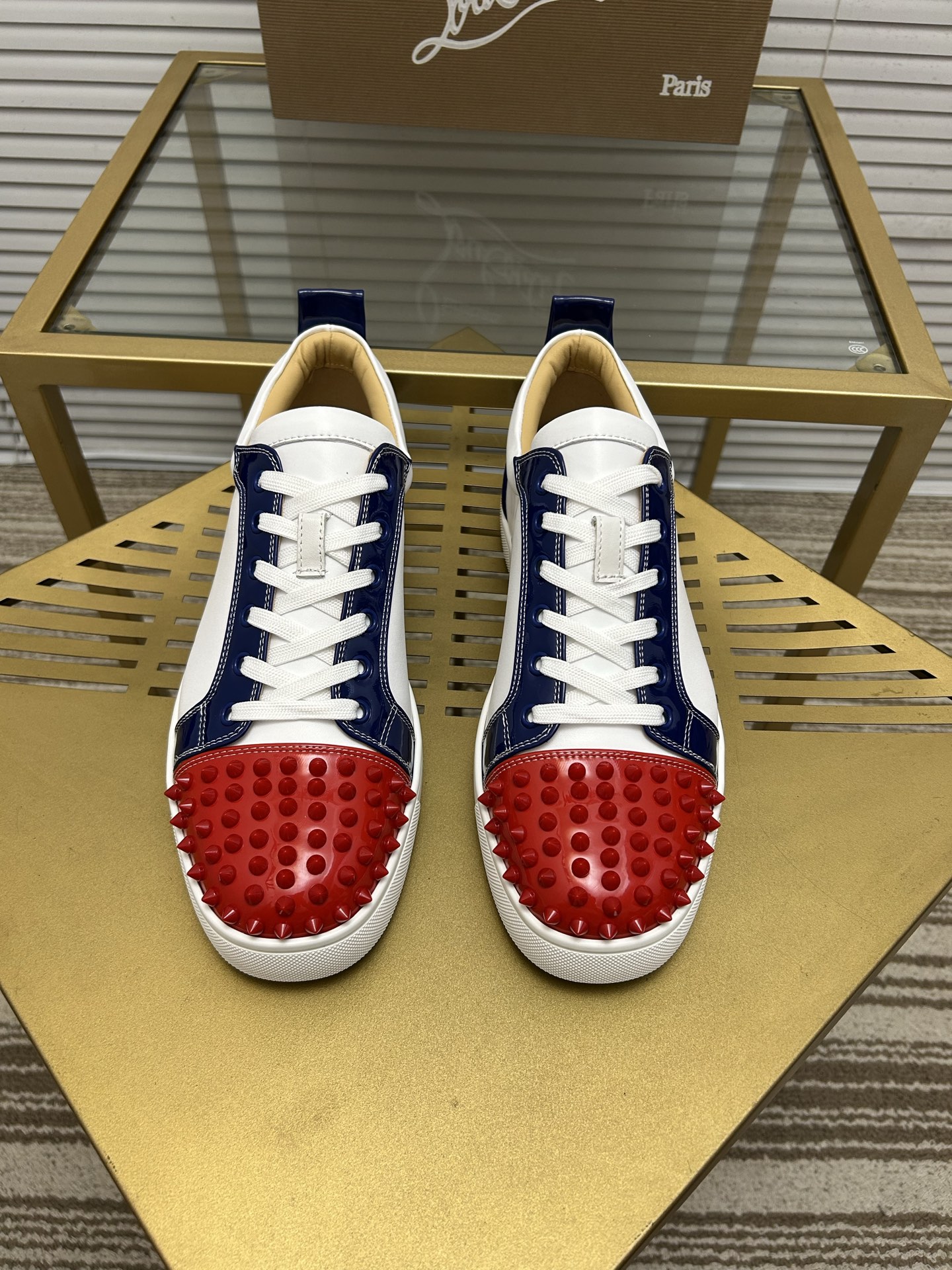 NO:346366,(customized model).christian louboutin (CL red sole shoes) counter series, couple casual shoes, exclusive hot model release event latex footbed finished product outsole car line [Deyi] women 35-40# men 38#-46, global supply original imported leather upper, top-grade original leather inner lining, original mold opening tpu outsole, original 1:1 details processing, original shoe last,,, christian louboutin19860909(定做款).christian louboutin（CL红底鞋）专柜系列,情侣休闲板鞋  独家热款发布活动乳胶垫脚成品大底车线[得意]女35-40#男38#-46,全球供货 原版进口真皮鞋面,顶级原版皮内里,原版开模tpu大底,原版1:1细节处理,原版鞋楦,,,christian louboutin,Men's shoes