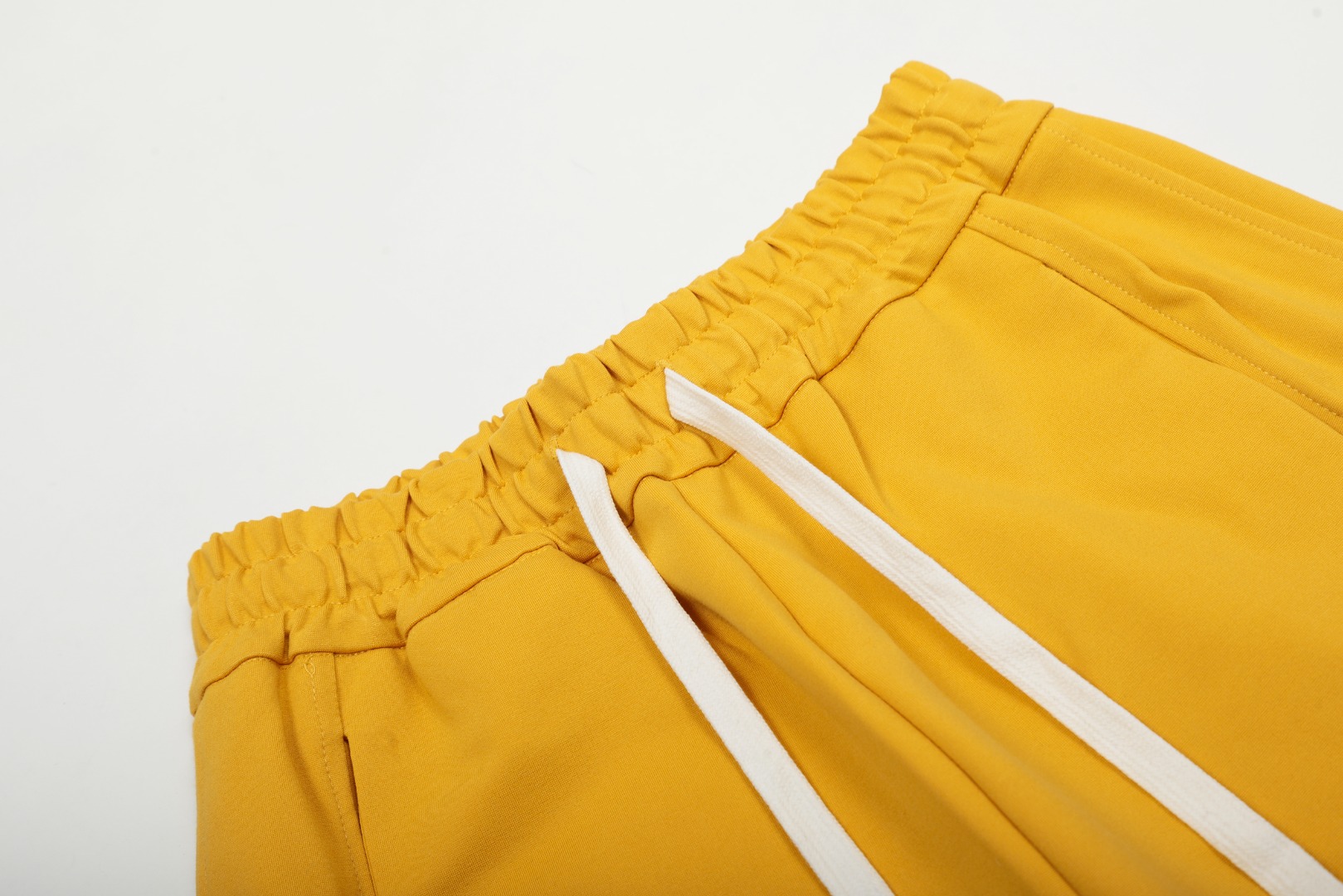 Ralf Lauren’s High-Quality Leisurewear Collection with Classic Foundation in Various Colors - 图片 3