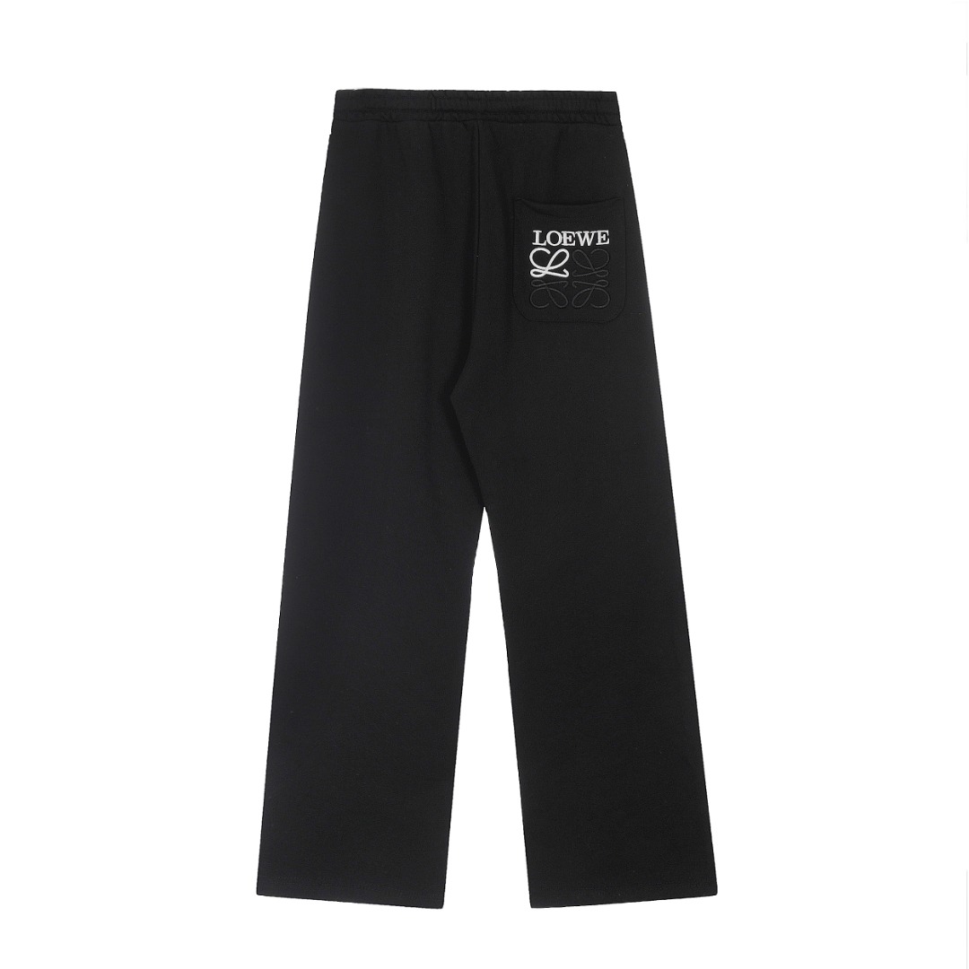 P115 「顶级品质」
【Loewe/罗意威 拼色刺绣刺绣logo简约休闲阔腿长裤】 
✅Loewe/罗意威 经典基础拼接色刺绣男女同款百搭阔腿情侣长裤
✅高品质纯棉毛圈面料 厚度适中
✅版型修身显个子 穿搭宽松舒适无压力
✅上身简约易搭 ootd必备款  好看的衣服从不挑人 情侣衣柜必入推荐
尺码：S-L 
颜色：
花灰
黑色