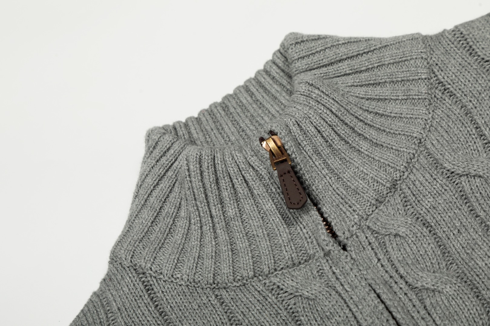 o 1j4usagkqci61ldc12e31ich1p211