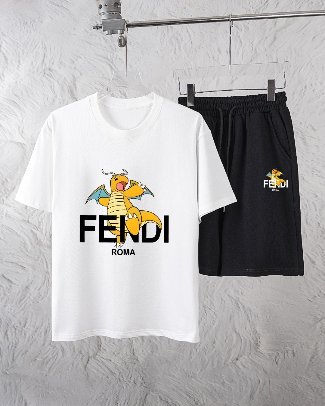 Fendi Exclusivo nuevo conjunto de camiseta de manga corta y pantalones cortos con cuello redondo para hombres modernos,…