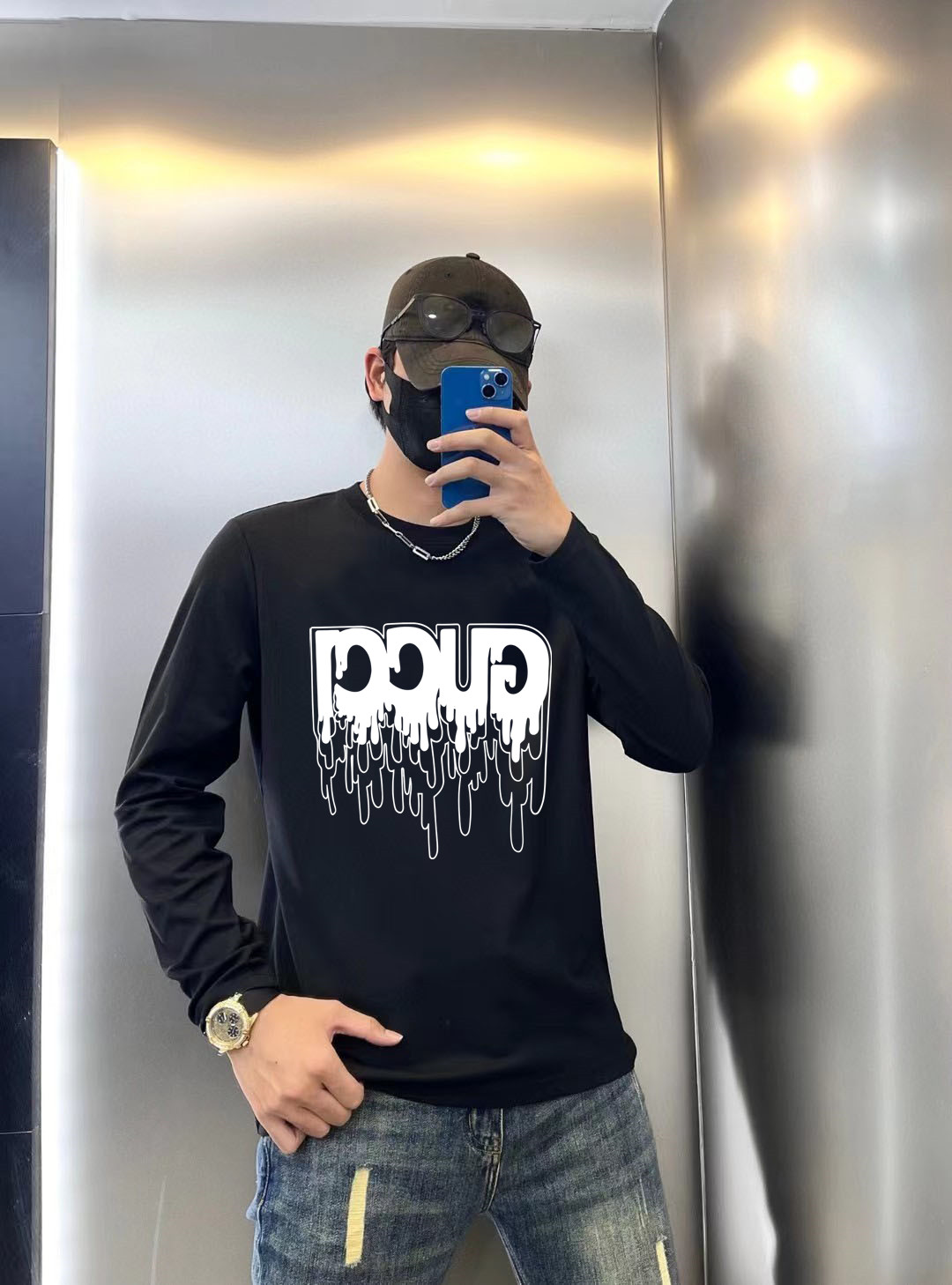 NO:521760,Guqi 2025 early autumn counter new top-level original single fashion 250g casual base shirt long-sleeved T-shirt. S MLXL XXL Bust 50.55355.558 60.5 Length 69 71 73 7577 Shoulder width 4850.5 53 55.5 58 Sleeve length 58 59 60 6061 Size due to manual measurement, there is a deviation of about 1-3CM. 25ss Early autumn fashion internet celebrity trendy people customize, selected long velvet cotton fabric, exquisite original logo creation, excellent comfort and breathability, whether it is single or inner wear, it is very handsome, which conforms to the practical dressing habits of men, pursues luxury, noble and elegant style, and creates extraordinary men's taste.,,tees, t-shirt, alexander wang19860909古奇 2025早秋专柜新款顶级原单时尚250克休闲打底衫长袖T恤. 码数S MLXL XXL 胸围50.55355.558 60.5 衣长 69 71 73 7577 肩宽 4850.5 53 55.5 58 袖长 58 59 60 6061 尺寸由于手工测量,存在1-3CM左右的偏差 25ss早秋时尚网红潮人定制,精选长绒棉面料,精致原版logo打造,舒适性与透气性兼优,无论是单穿或是内搭都是帅气十足,吻合了男性实用穿衣习惯,追求奢华高贵优雅风范,打造不凡男士品味.,,tees，t-shirt,alexander wang,Men's clothing