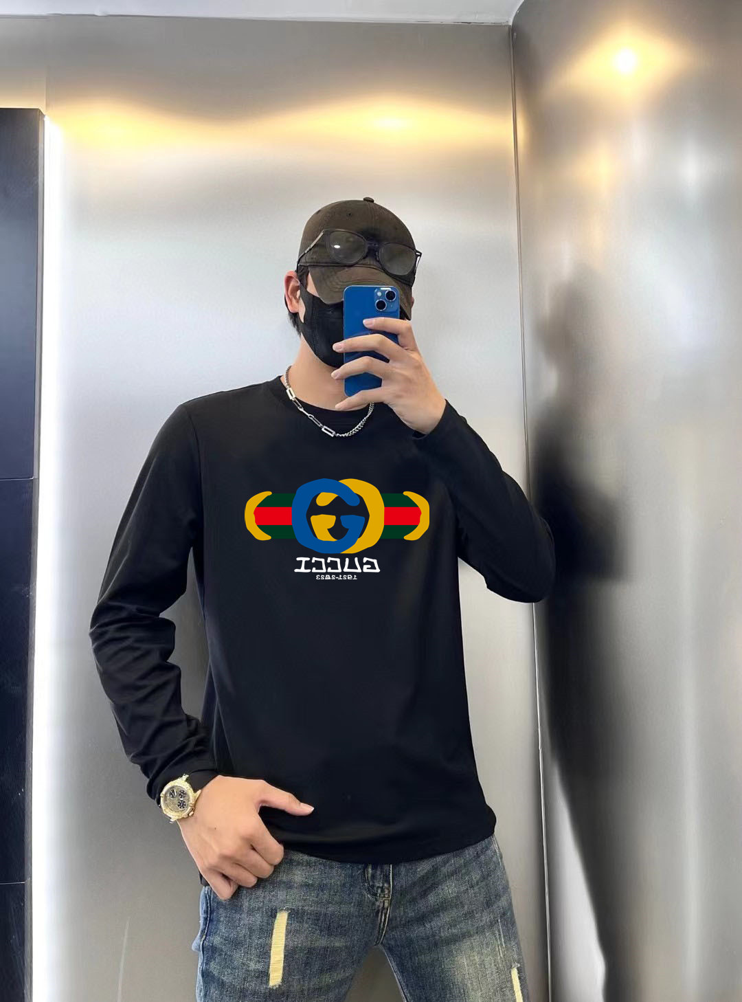 NO:521793,Guqi 2025 early autumn counter new top-level original single fashion 250g casual base shirt long-sleeved T-shirt. S MLXL XXL Bust 50.55355.558 60.5 Length 69 71 73 7577 Shoulder width 4850.5 53 55.5 58 Sleeve length 58 59 60 6061 Size due to manual measurement, there is a deviation of about 1-3CM. 25ss Early autumn fashion internet celebrity trendy people customize, selected long velvet cotton fabric, exquisite original logo creation, excellent comfort and breathability, whether it is single or inner wear, it is very handsome, which conforms to the practical dressing habits of men, pursues luxury, noble and elegant style, and creates extraordinary men's taste.,,tees, t-shirt, alexander wang19860909古奇 2025早秋专柜新款顶级原单时尚250克休闲打底衫长袖T恤. 码数S MLXL XXL 胸围50.55355.558 60.5 衣长 69 71 73 7577 肩宽 4850.5 53 55.5 58 袖长 58 59 60 6061 尺寸由于手工测量,存在1-3CM左右的偏差 25ss早秋时尚网红潮人定制,精选长绒棉面料,精致原版logo打造,舒适性与透气性兼优,无论是单穿或是内搭都是帅气十足,吻合了男性实用穿衣习惯,追求奢华高贵优雅风范,打造不凡男士品味.,,tees，t-shirt,alexander wang,Men's clothing