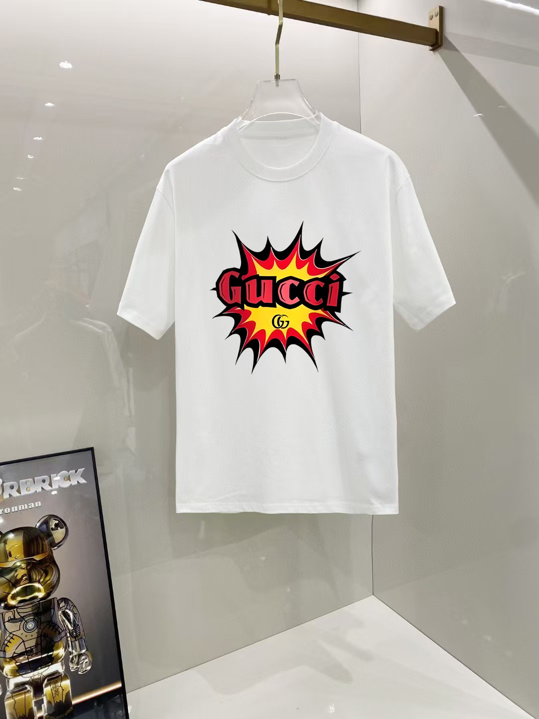 NO:524005,Guqi# 2025 spring and summer new style first-time counter latest short-sleeved round-neck T-shirt, high-end customization, avant-garde and fashionable design!  Brand logo heavy craft design, high-end customized 250 grams Xinjiang long velvet cotton fabric. It feels soft and comfortable to wear. The counter-level exquisite car line is fine. The workmanship is exquisite. The upper body effect is invincible and handsome!  A must-have item for handsome men!  Color black and white!  SML XL XXL Bust 50 52 55 58 61 Clothes length 69 71 73 75 77 Shoulder width 48 50 53 56 58 Sleeve length 22 22.5 2323.524 Dimensions Due to manual measurement, there is a deviation of about 1-3CM, T-shirt,tees,t-shirt,alexander wang19860909古奇# 2025春夏新款首发专柜最新款短袖圆领T恤 高端订制 设计前卫时尚！品牌logo重工艺设计 高端定制250克新疆长绒棉面料.手感柔软.穿着舒适.专柜级别精致车线.做工精细.上身效果无敌帅气！型男必备单品！颜色黑色.白色！ 码数 SML XL XXL 胸围50 52 55 58 61 衣长69 71 73 75 77 肩宽48 50 53 56 58 袖长22 22.5 2323.524 尺寸由于手工测量,存在1-3CM左右的偏差,,T-shirt,tees，t-shirt,alexander wang,Men's clothing