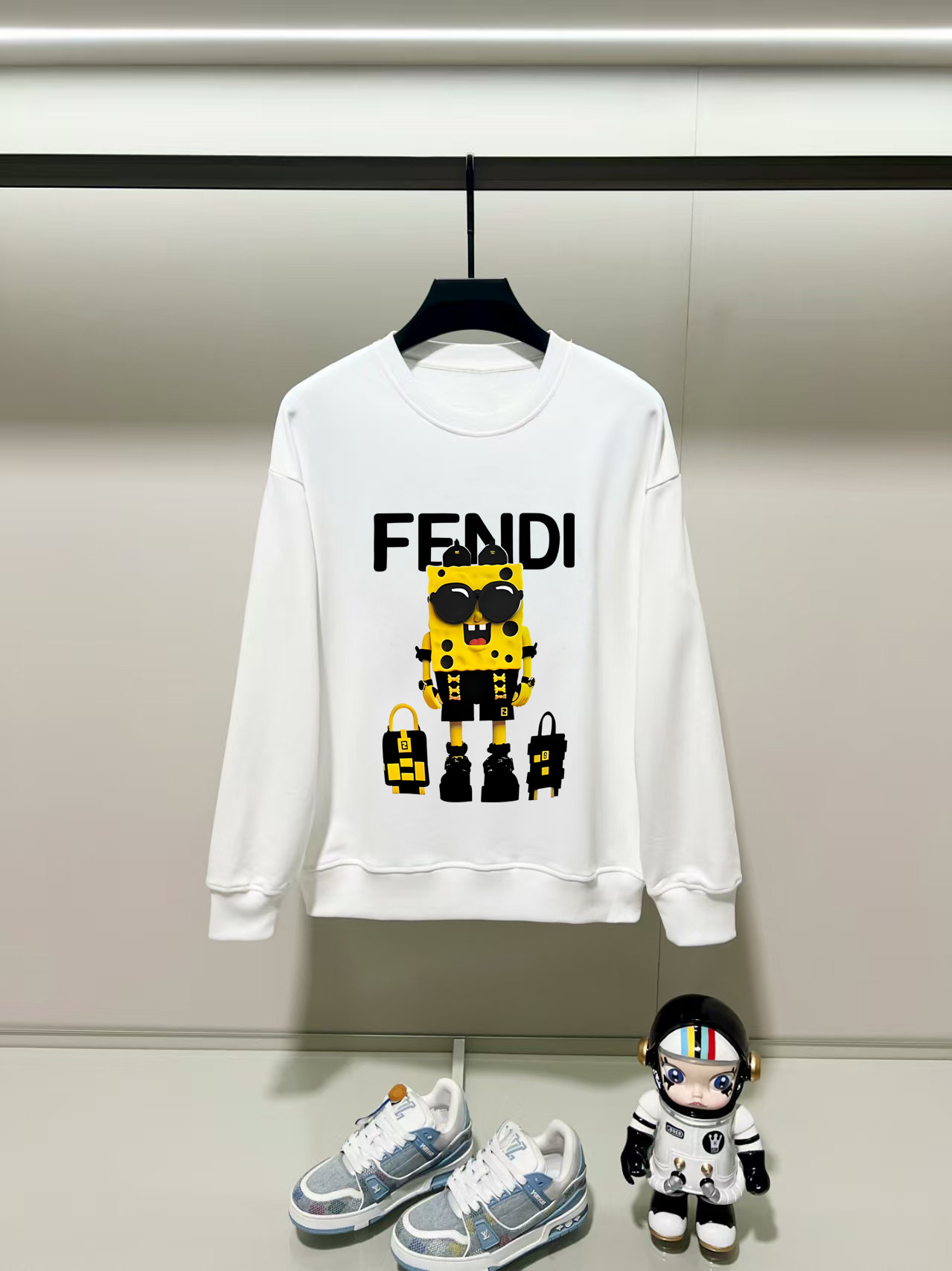 NO:531534,Fendi, 2025 autumn and winter new round neck long-sleeved sweatshirt with precision printing technology on the chest, and the preferred double-strand cotton twill pure cotton fabric is the basic condition for ensuring a rigid style. It is fully thick and has a high-end and comfortable skin feeling, and is the same as men and women. Color black, white, gray, size, shoulder width, bust, sleeve length M: 475358.5 63 L: 48.555 6065 XL: 5057 61.567 2XL: 51.559 6369 3XL: 5361 64.571 Manual measurement, with 1-3CM error, subject to the actual object, fendi, hoodie, sweatshirts, alexander wang19860909芬迪,2025秋冬新款圆领长袖卫衣 胸前采用精密印花工艺,采用优选双股棉纱斜纹纯棉面料,高克重面料是保证版型硬挺的基本条件,妥妥厚重感,肤感高级舒适,男女同款. 颜色黑色 白色 灰色 尺码 肩宽 胸围 袖长 衣长  M : 475358.5 63  L: 48.555 6065 XL : 5057 61.567 2XL : 51.559 6369 3XL : 5361 64.571 手工测量,有1-3CM误差,以实物为准,,fendi,hoodie,sweatshirts,alexander wang,Men's clothing