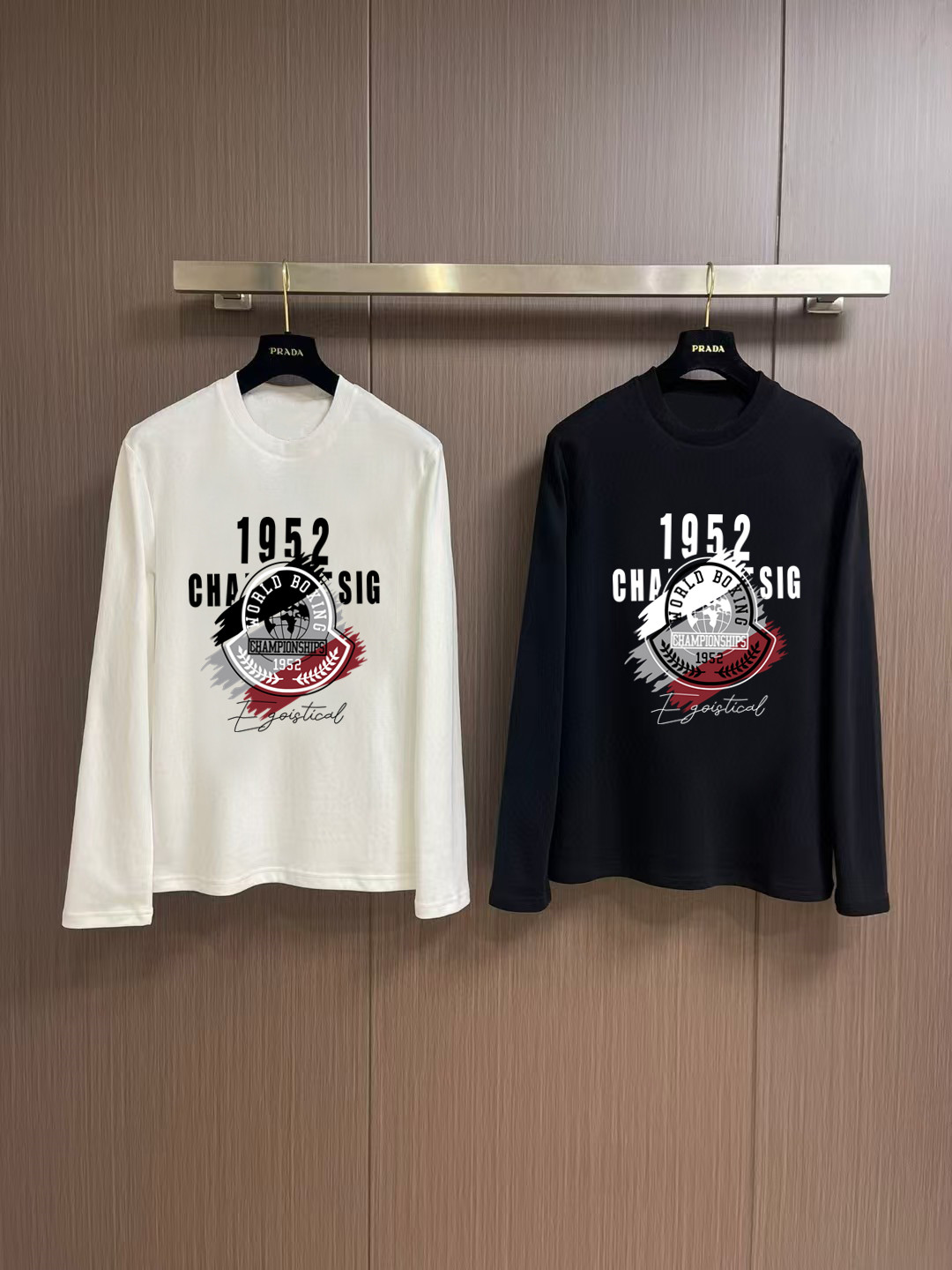 NO:566228,'Mengkou' autumn and winter counter new fashion casual bottoming long-sleeved T-shirt, made of high-density pure cotton fabrics, exquisite original logo, excellent comfort and breathability, excellent softness, whether worn alone or as an inner layer, it is very handsome, consistent with men's practical dressing habits, pursuing luxury, noble and elegant style, creating extraordinary men's taste, the visual effect is very good, extremely high-grade, simple and fashionable, a must-have choice for leisure and business!  Color White Black Size S MLXL XXL Bust 50.55355.558 60.5 Length 69 71 73 7577 Shoulder width 4850.5 53 55.5 58 Sleeve length 58 59 60 6061 Manual measurement, there is an error of 1-3CM, Moncler, tees, t-shirt, alexander wang19860909《蒙口》 秋冬专柜新款 时尚休闲打底衫长袖T恤,精选高密度纯棉面料,精致原版logo打造,舒适性与透气性兼优,柔软性极佳,无论是单穿或是内搭都是帅气十足,吻合了男性实用穿衣习惯,追求奢华高贵优雅风范,打造不凡男士品味,视觉效果非常赞,档次极高,简约时尚,休闲商务必备之选！ 颜色白色 黑色 码数S MLXL XXL 胸围50.55355.558 60.5 衣长 69 71 73 7577 肩宽 4850.5 53 55.5 58 袖长 58 59 60 6061 手工测量,有1-3CM误差,,Moncler,tees，t-shirt,alexander wang,Men's clothing