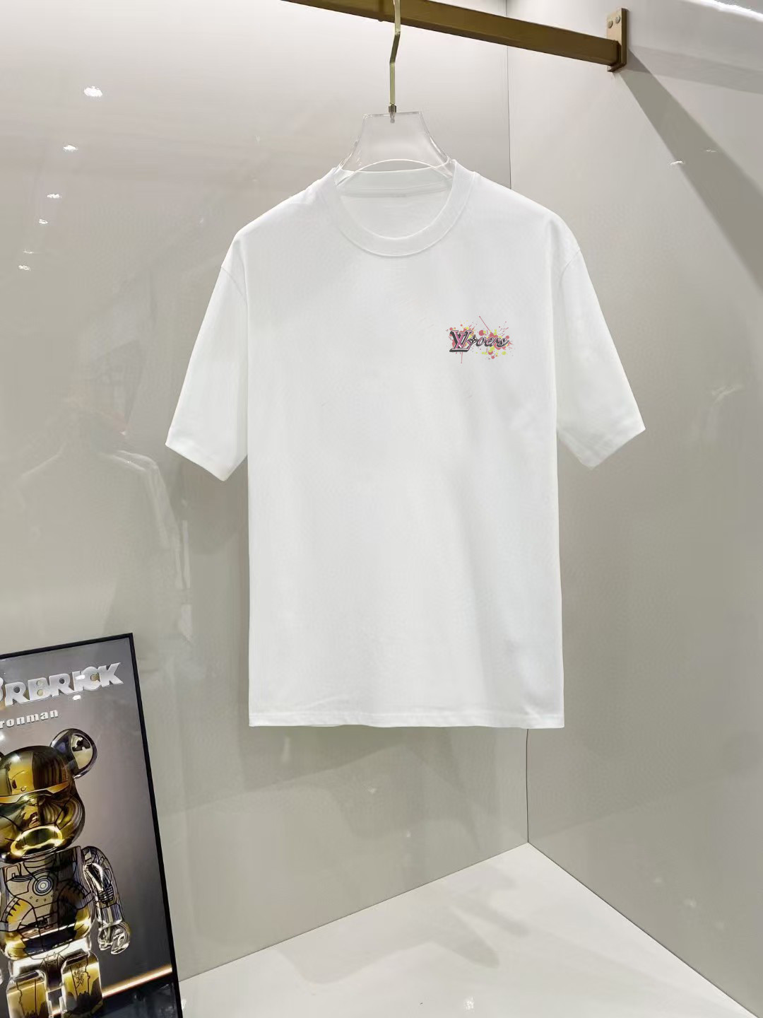 P75 Louis Vuitton nuevo lanzamiento de primavera 2026, primera entrega en tiendas, camiseta de cuello redondo de manga …