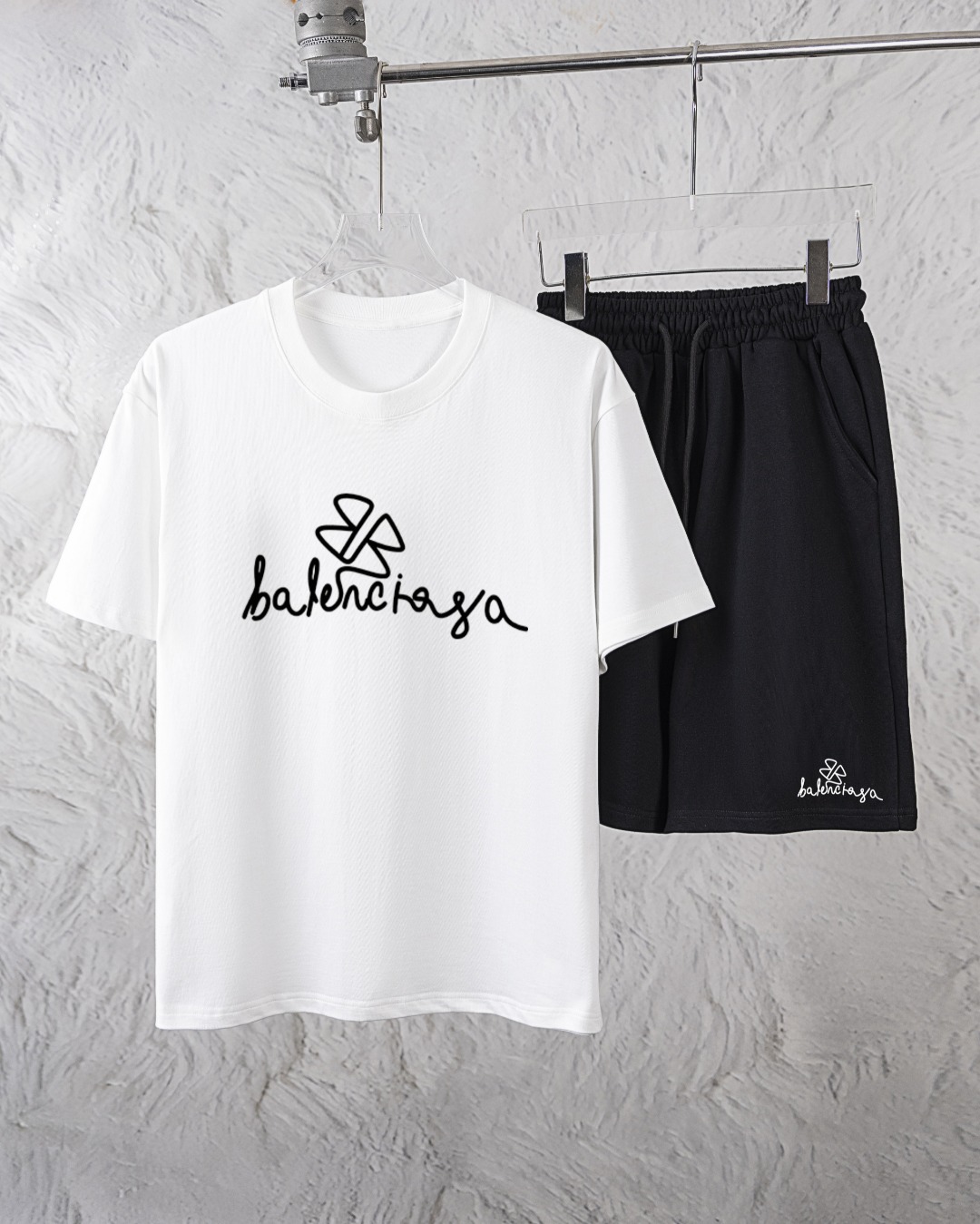 P140 Balenciaga ofrece exclusivamente nuevos trajes cortos de manga corta con cuello redondo y moda para hombres, traje…