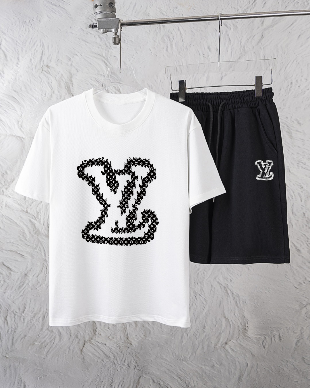 P140 Louis Vuitton nuevo conjunto exclusivo para hombre: camiseta de cuello redondo y pantalones cortos, conjunto casua…