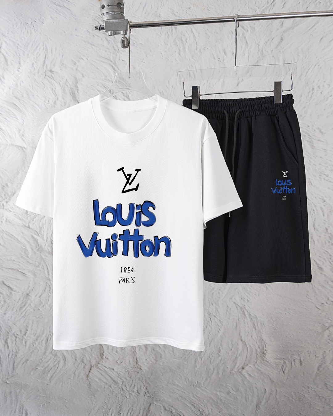 P140 Louis Vuitton nuevo conjunto exclusivo para hombre: camiseta de cuello redondo y pantalones cortos, conjunto casua…