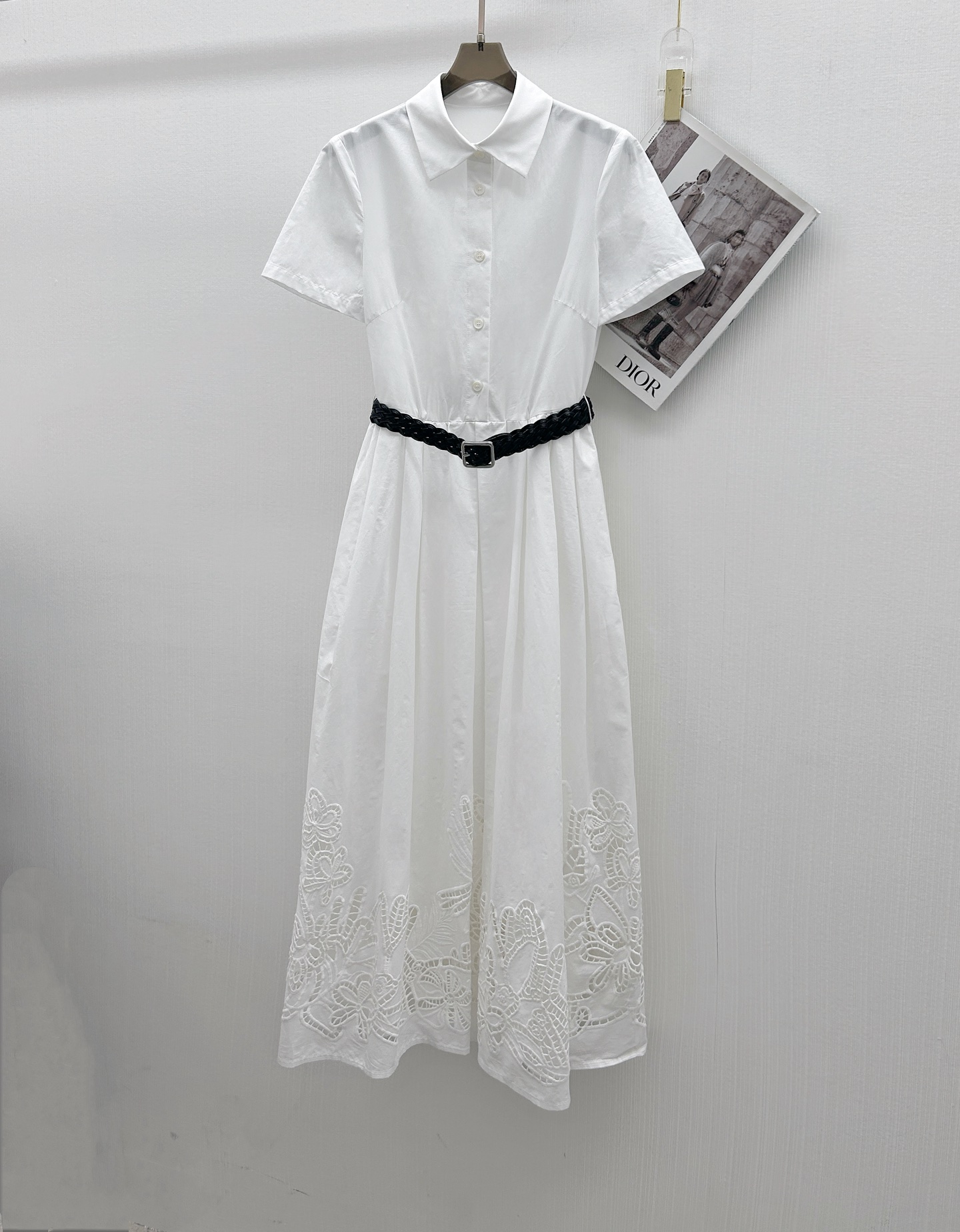 NO:330325,Original single ruthless women's clothing with packaging - 25ss new style, shirt collar embroidered dress, elegant style, shirt collar design and embroidery elements are really perfect, the whole skirt is so harmonious, the upper body shows the body temperament. SML, skirts, alexander wang19860909原单狠货女装 配包装——25ss新款 衬衣领绣花连衣裙 气质大方款, 衬衣领的设计和绣花元素实为天作之合 整件裙子搭配都那么和谐 上身非常显身材气质.码数SML,,skirts,alexander wang,Women's clothing