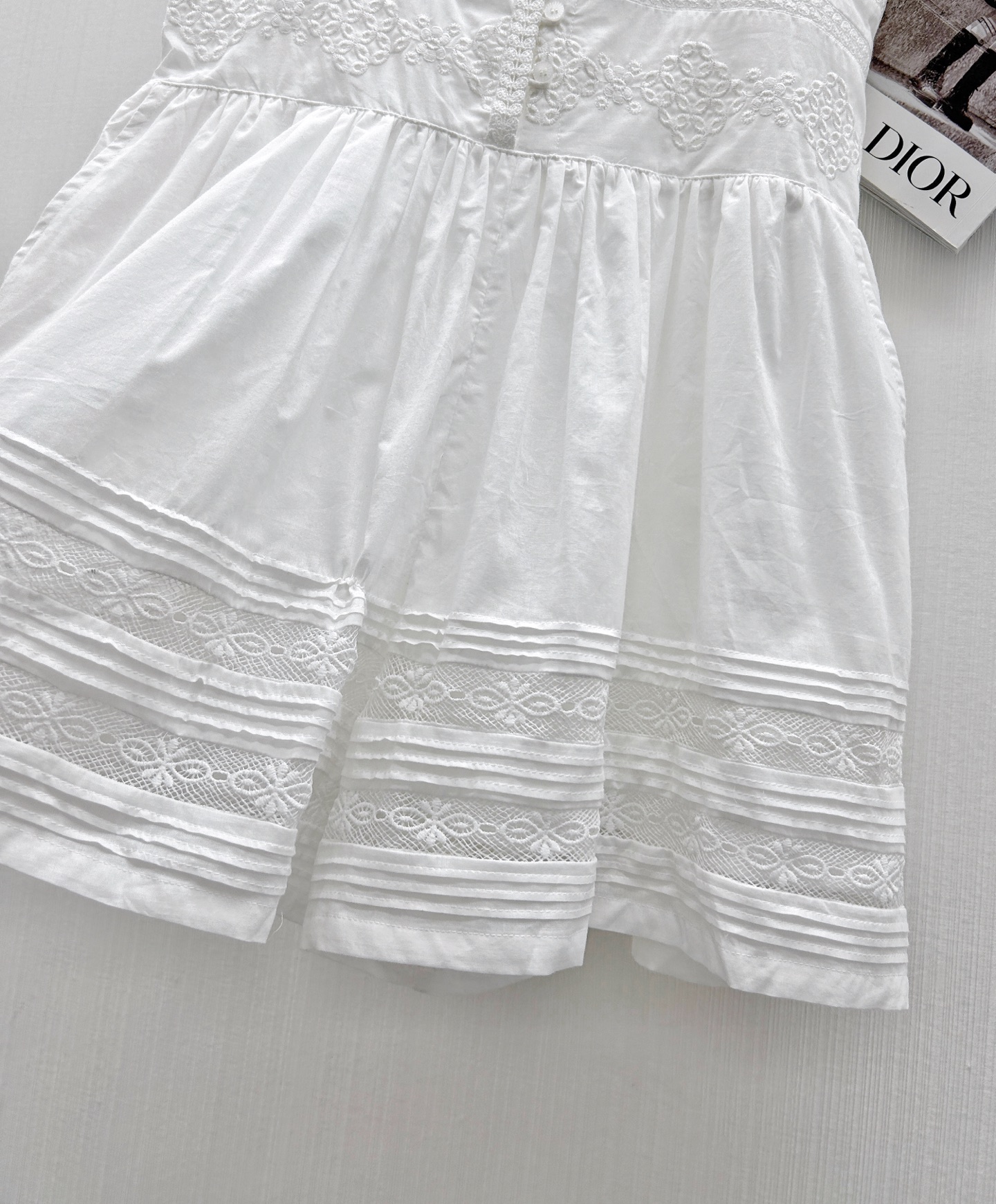 Unique Women’s Suit Package with 25-Year History, Sweet Embroidered Details, Leather Accents, Fusion Elements. - 图片 4