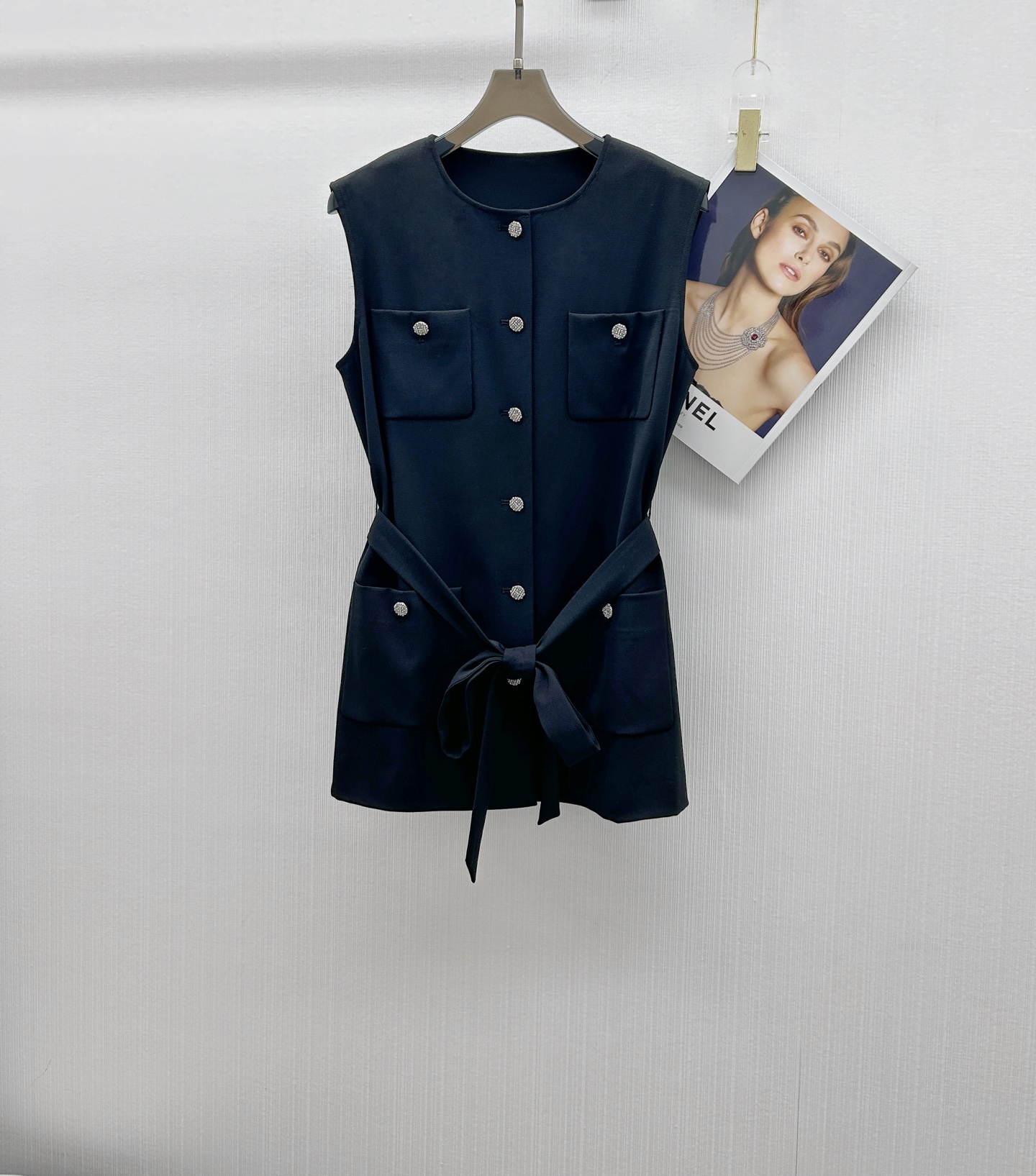 NO:435309,SS new style suit Xiaoxiang style vest vest top high waist trousers Two-piece suit The upper body looks fashionable brand Imported customized fabric Three-dimensional and comfortable, a set of upper body shows the body proportions 2 colors 3 size SML, alexander wang19860909SS 新款 套装 小香风背心马甲上衣高腰长裤 两件套套装 上身超显时尚大牌 进口定制面料 立体舒适,一套上身超显身材比例 2色3码SML,,alexander wang,Women's clothing